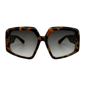 6132 | Tortoise Large Cateye Sunglasses